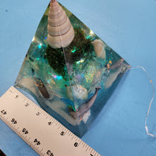 Load image into Gallery viewer, Pyramid - Underwater Oceanscape