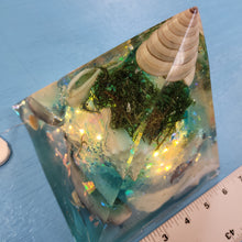 Load image into Gallery viewer, Whale pyramid