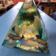 Load image into Gallery viewer, Whale pyramid